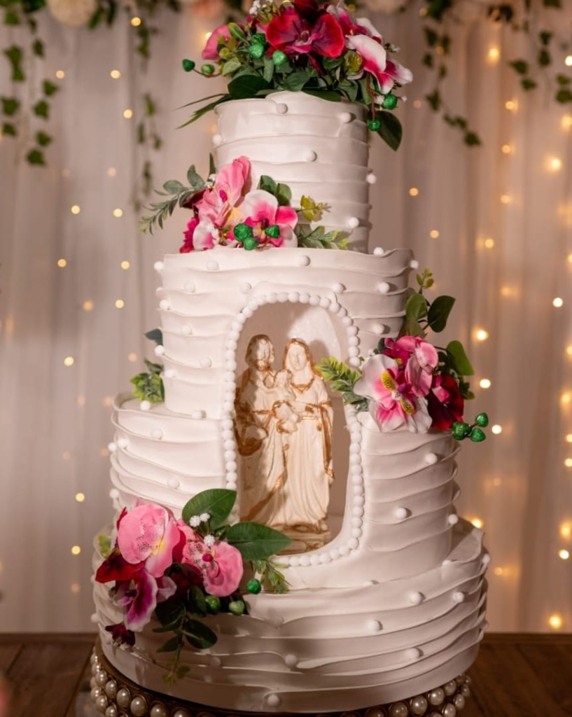 Bolo Fake Cenográfico para Casamento em BH - W&N Decor Festas