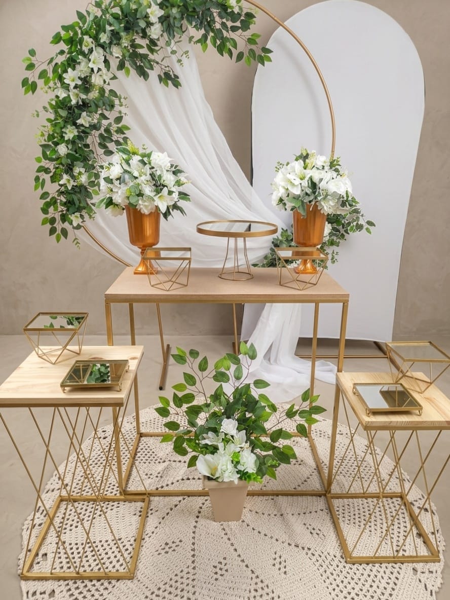 Montagem Casamento Branco e Dourado