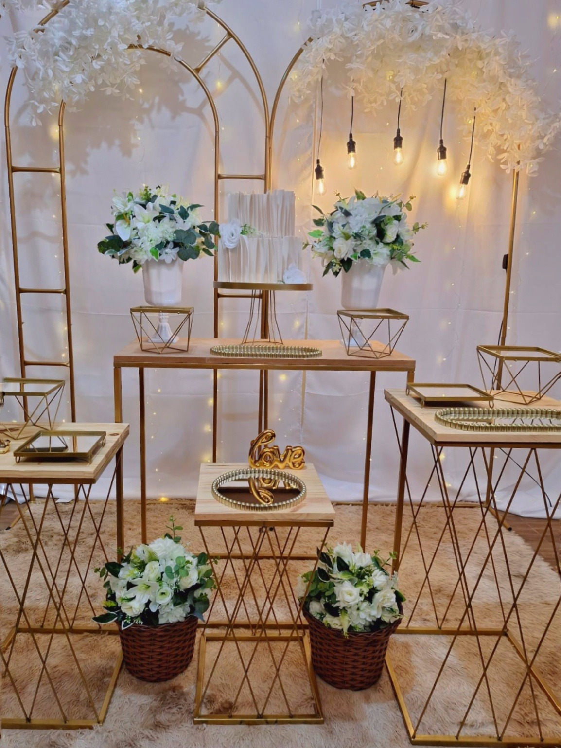 Montagem Casamento Romano Branco